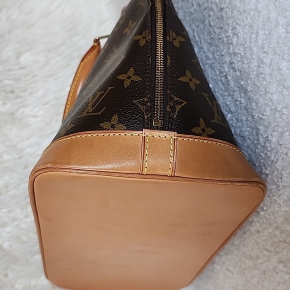 Authentic Louis Vuitton Alma PM Monogram Bag - Picture 9 of 16